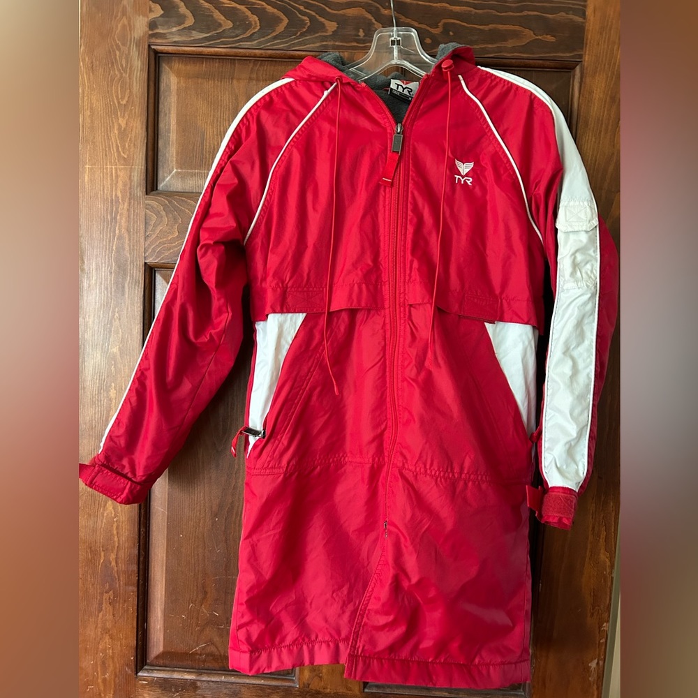 TYR Youth Swim Parka- Sz. M